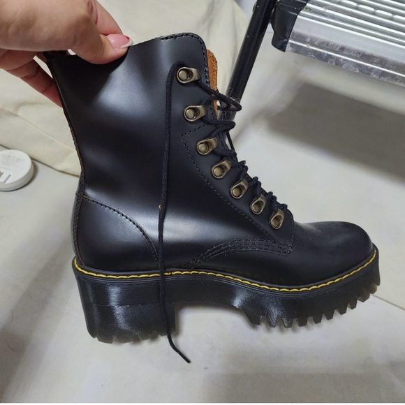 Dr. Martens Leona Boot - Picture 3 of 5